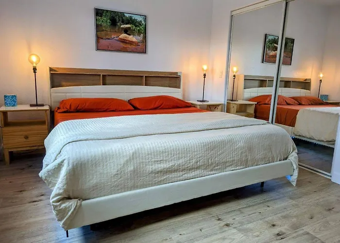 Apartment Has Gym, Pool & Balcony Gated Covered Parking Phoenix