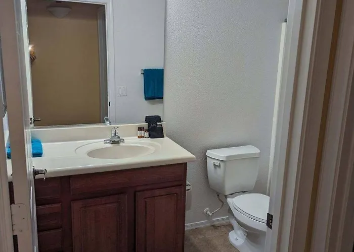 Has Gym, Pool & Balcony Gated Covered Parking Apartment Phoenix
